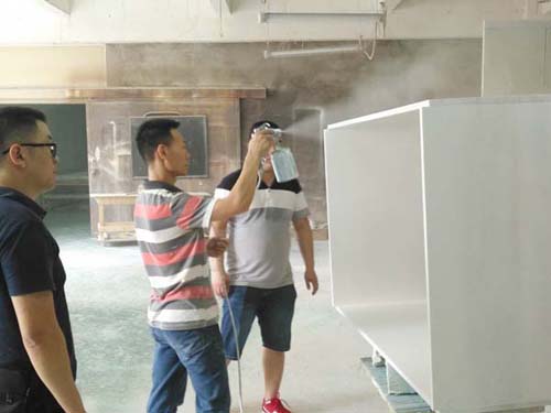 水性木器漆喷漆操作需掌握的7个技巧_木器漆|大荷水性漆