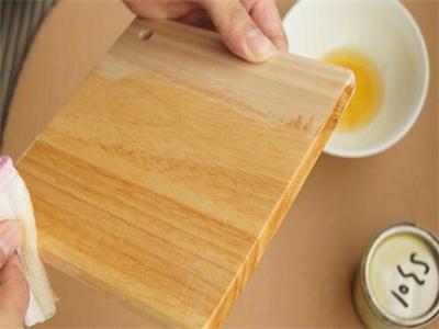 实木家具刷木蜡油好还是木器漆好？