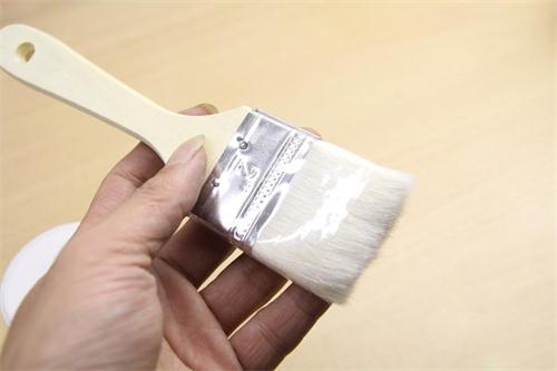 自己动手刷木器漆应该注意些什么？_水性木器漆|大荷水性漆