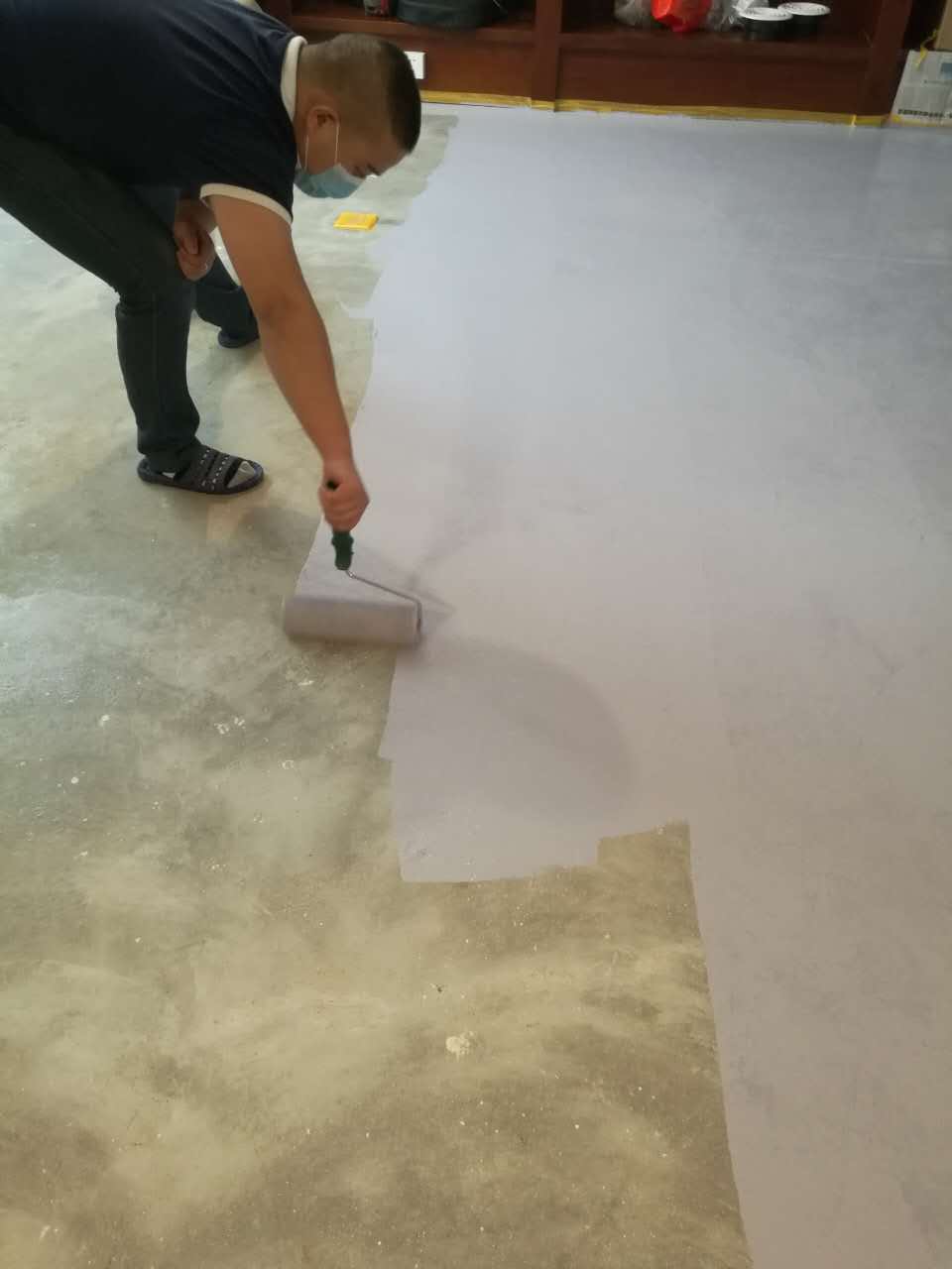 水性地板漆的使用是决定木地板环保的重要环节_大荷漆